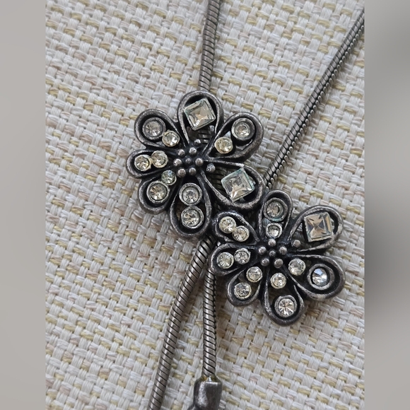 Necklace with Rhinestone Flowers Chicos Silver Tone Sparkly Dangly Layering - Picture 1 of 9